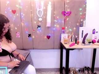 zalymature's CamSoda show and profile