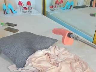 h0t-chocolate's CamSoda show and profile