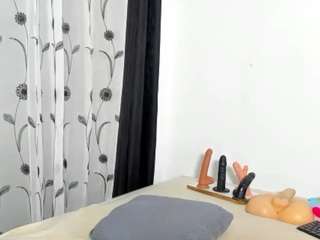 h0t-chocolate's CamSoda show and profile