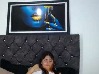 lesliee22 camsoda Showcamrips 