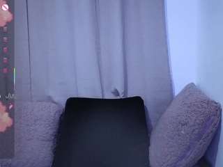 lesliee22 live webcam show