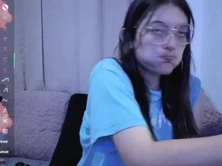 Lesliee22 live webcam show
