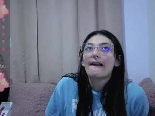 Lesliee22 live webcam show