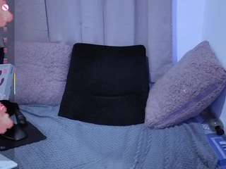 lesliee22 Live Webcam on CamSoda