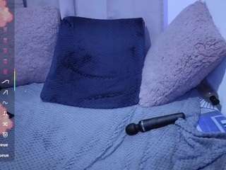 lesliee22 Live Webcam on CamSoda