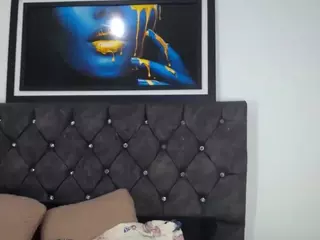 Lesliee22's Live Sex Cam Show