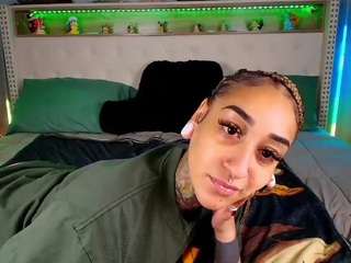 starryari69 Live Webcam on CamSoda