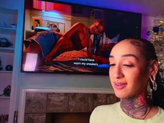 starryari69's CamSoda show and profile