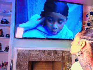 starryari69's CamSoda show and profile