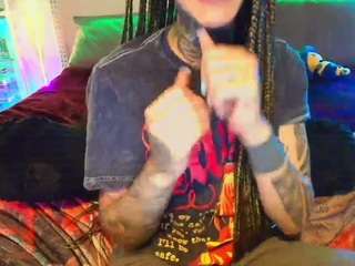 starryari69's CamSoda show and profile