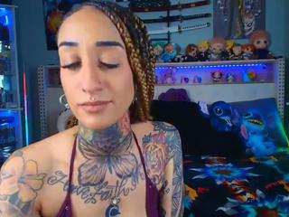 Live webcam model starryari69 on Soda Cams