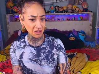 Este modelo está en vivo ahora. starryari69