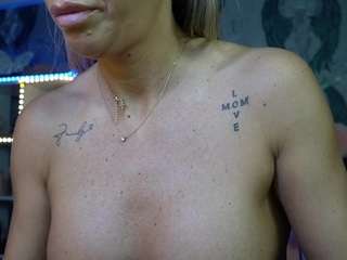 anneswhite live cam profile