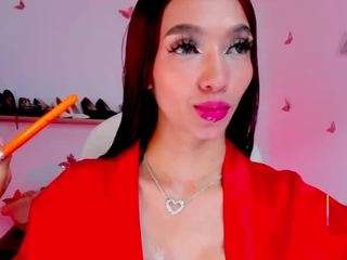 Live webcam model lia-tayllor on Soda Cams