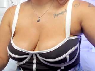 antonella-lovee Live Webcam on CamSoda