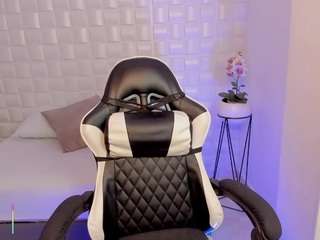 antonella-lovee Live Webcam on CamSoda