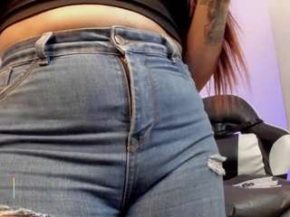 antonella-lovee webcam model