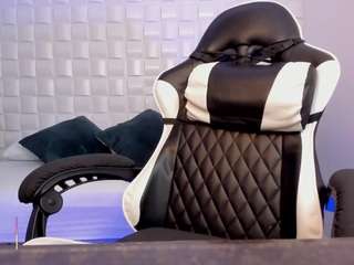 antonella-lovee Live Webcam on CamSoda