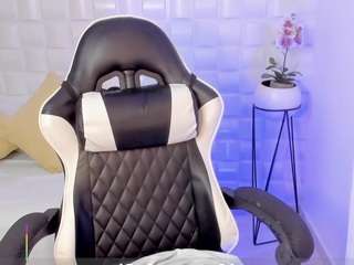 antonella-lovee Live Webcam on CamSoda