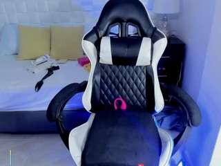 antonella-lovee live webcam show