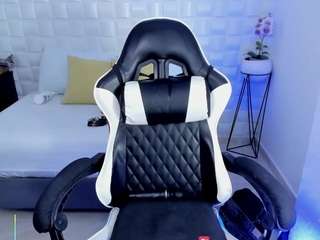 antonella-lovee's live room