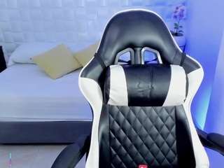 antonella-lovee live webcam show