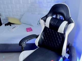 antonella-lovee live webcam show