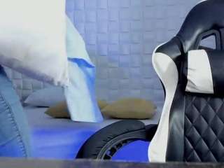 antonella-lovee live webcam show