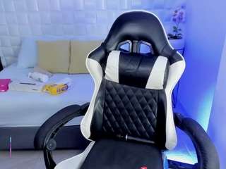 antonella-lovee live webcam show