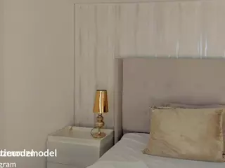 Katie Cruz's Live Sex Cam Show