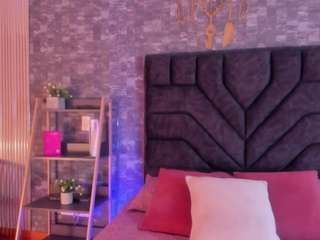 secrets-kinky Live Webcam on CamSoda