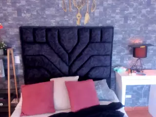 Laura-Ks's Live Sex Cam Show