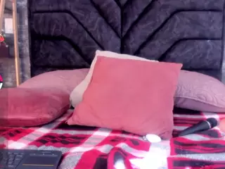 Laura-Ks's Live Sex Cam Show