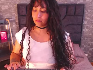 Laura-Ks's Live Sex Cam Show