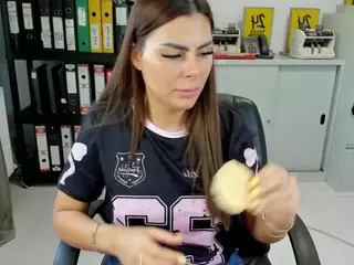 kilenyaPatrise's Live Sex Cam Show