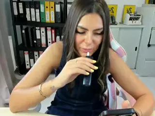 kilenyaPatrise's Live Sex Cam Show