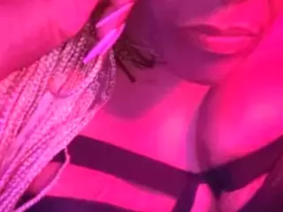 Mistress BLINGBOX's Live Sex Cam Show