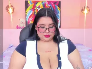 chloe-bigoobs's Live Sex Cam Show