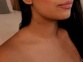 nicole-miler live cam preview