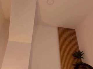 nicole-miler live cam preview
