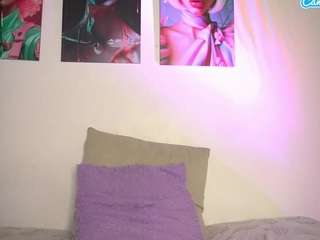 Acest model este live acum. valen-tinasex