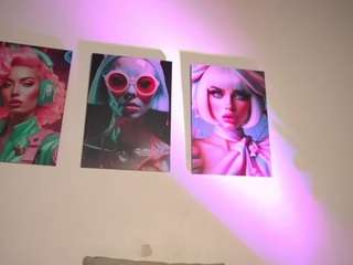 valen-tinasex Live Webcam on CamSoda