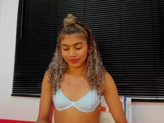 Rennata-S's Live Sex Cam Show