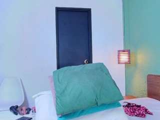 Danna Brown live cam preview