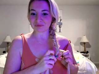 le modèle joneskali98 est en webcam porno dans un show sur le site camsoda, il possède les tags suivants: amateur,average,brown eyes,fingering,flash,huge tits,lush,moaning,no drinking,no smoking,tattoos,tittyfuck,blonde hair,hd