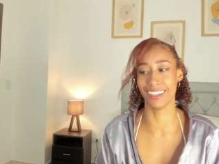 jade-obi's CamSoda show and profile