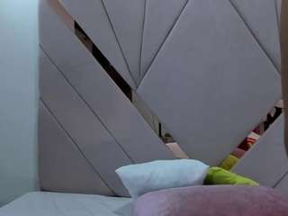 violet-contre webcam