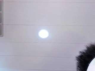 violet-contre webcam