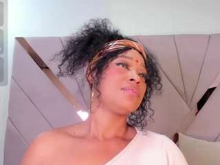 violet-contre webcam
