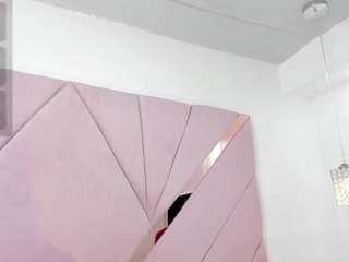 violet-contre webcam